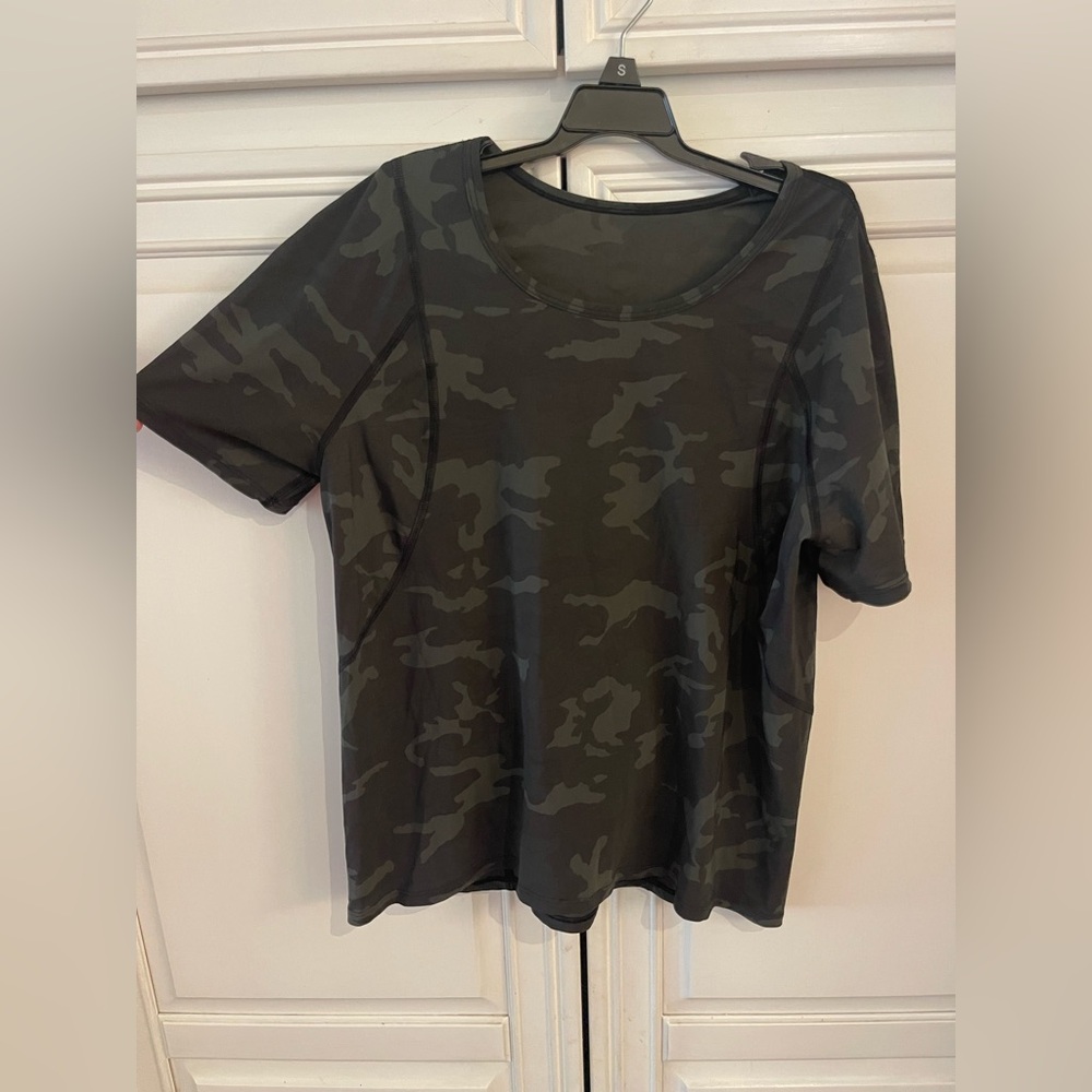 lululemon athletica Camo Black Top